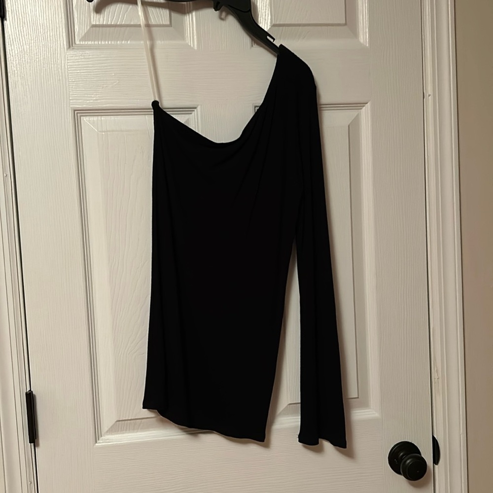 Aqua one sleeve off ahoulder black top NWT